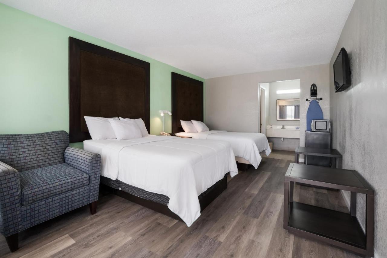 Americas Best Value Inn And Suites Blytheville Buitenkant foto
