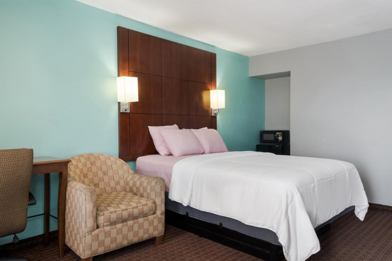 Americas Best Value Inn And Suites Blytheville Buitenkant foto