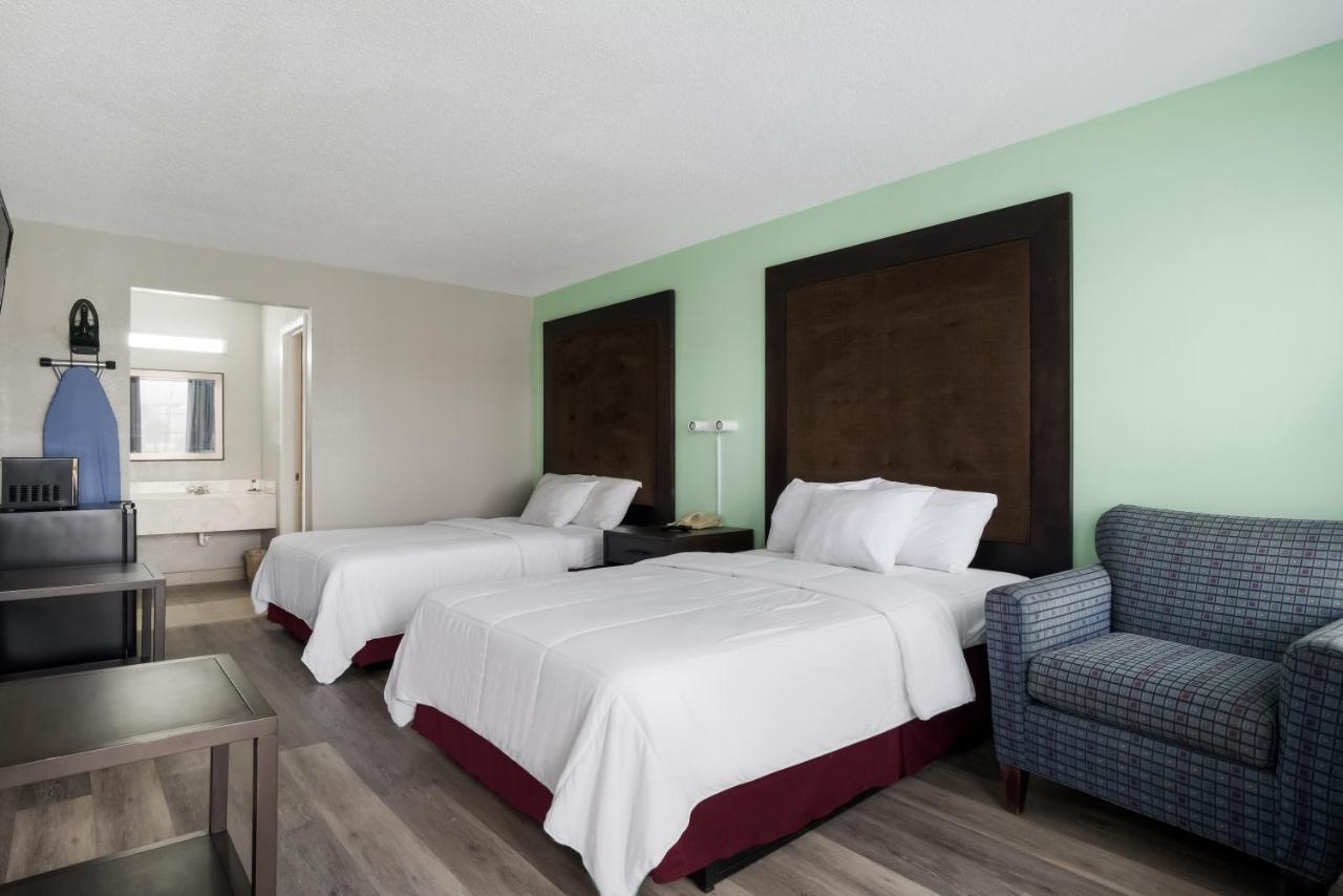 Americas Best Value Inn And Suites Blytheville Buitenkant foto