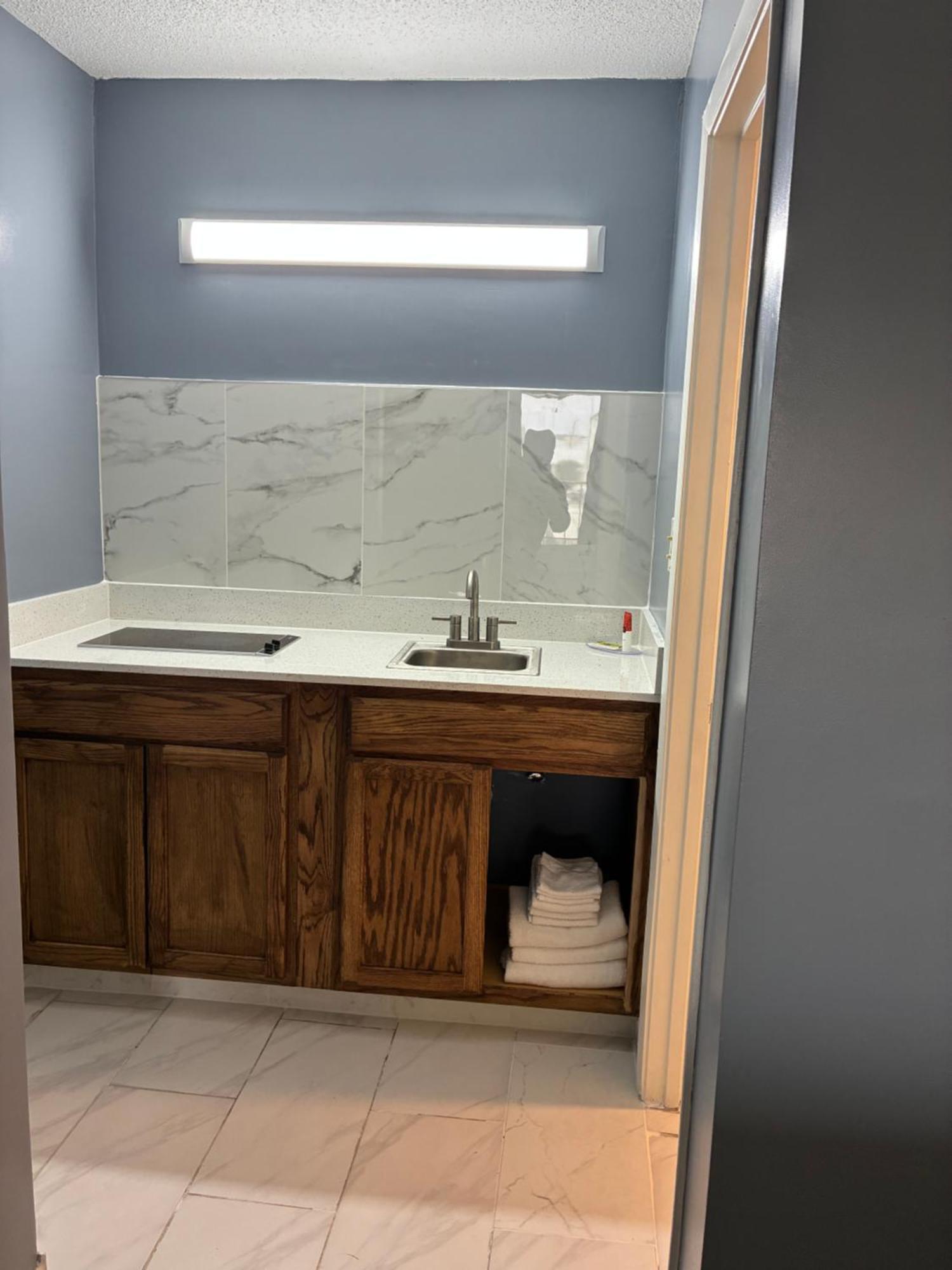 Americas Best Value Inn And Suites Blytheville Buitenkant foto